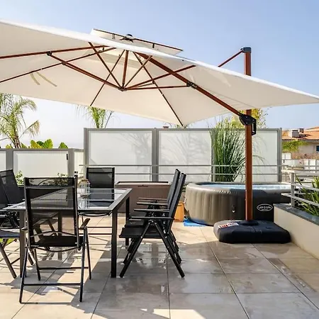 Newly Built With Pool, Walk To The 아파트 *