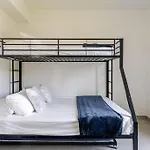 アパート Newly Built With Pool, Walk To The *