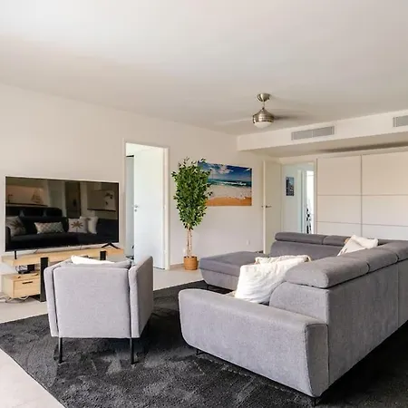 Apartmán Newly Built With Pool, Walk To The *