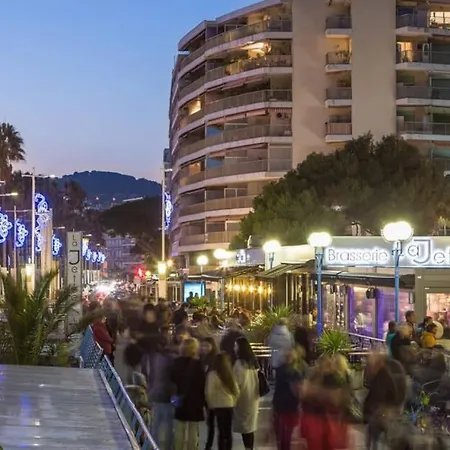 Διαμέρισμα Newly Built With Pool, Walk To The Αντίμπ