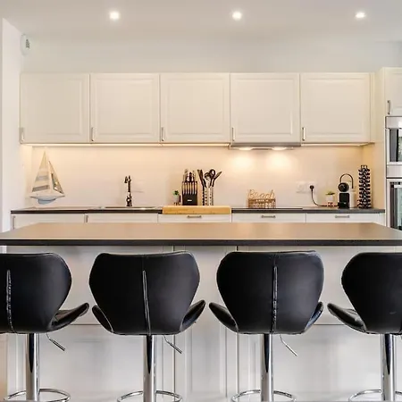 Newly Built With Pool, Walk To The Apartmán