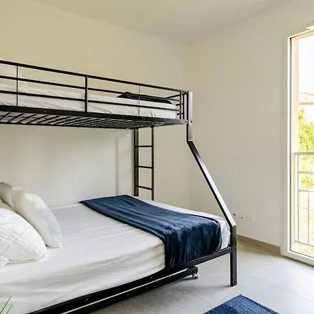 Apartment Newly Built With Pool, Walk To The
