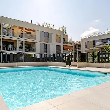 Newly Built With Pool, Walk To The * Antibes