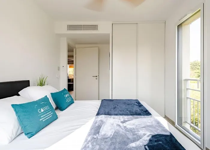 Newly Built With Pool, Walk To The 公寓 昂蒂布