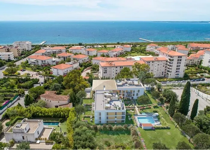 Newly Built With Pool, Walk To The * Αντίμπ