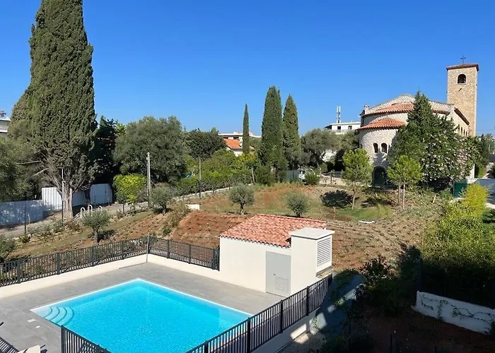 Appartement Newly Built With Pool, Walk To The