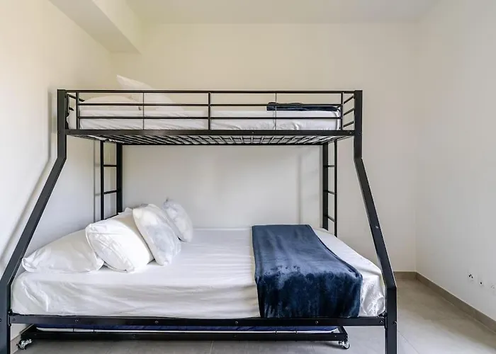 Διαμέρισμα Newly Built With Pool, Walk To The *