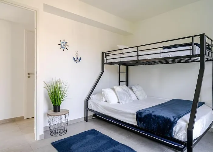 Newly Built With Pool, Walk To The * Αντίμπ