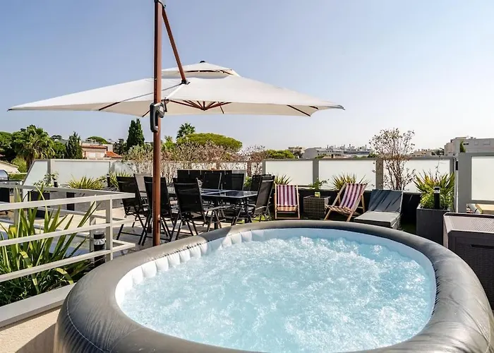 Newly Built With Pool, Walk To The