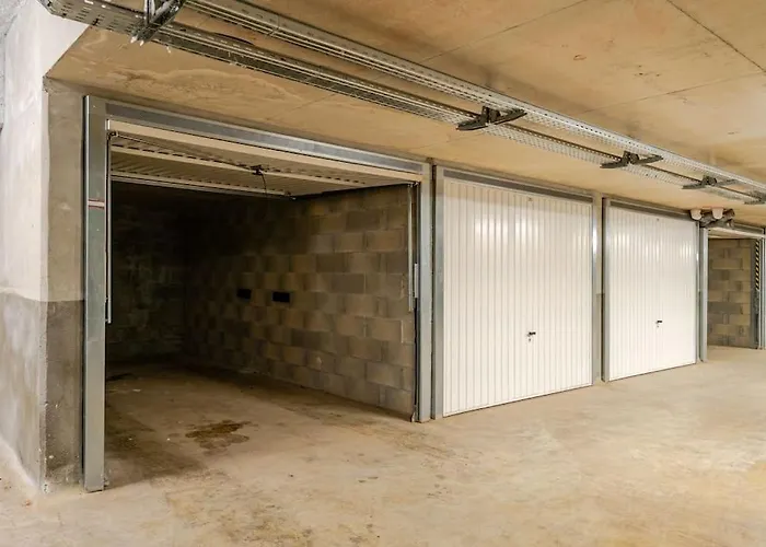 Newly Built With Pool, Walk To The 公寓 昂蒂布